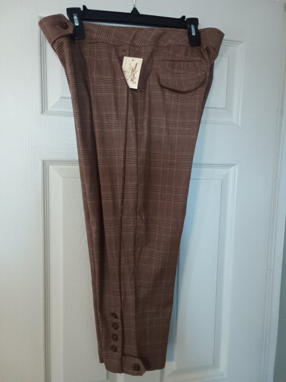 PLAID CAPRIS - NWT! Size 13